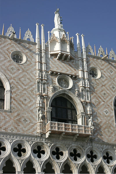 Ficheiro:Venice - Doge's Palace - Loggia on the Molo 01.jpg