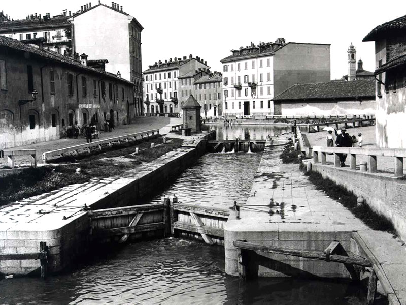 Arquivo: Navigli Milão bacia Viarenna04.jpg