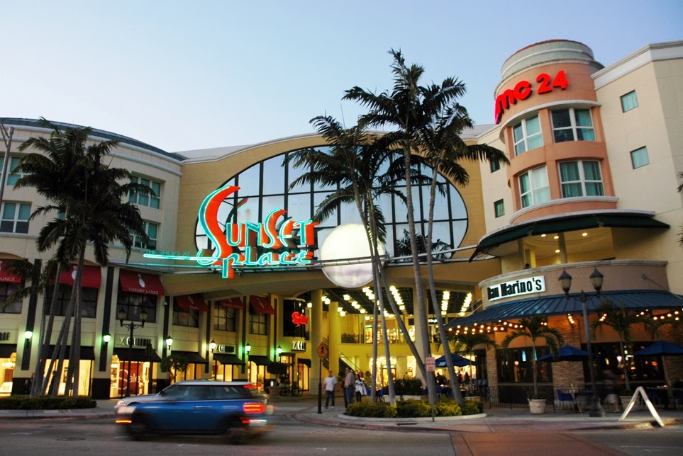 Shopping The Shops At Sunset Place em Miami