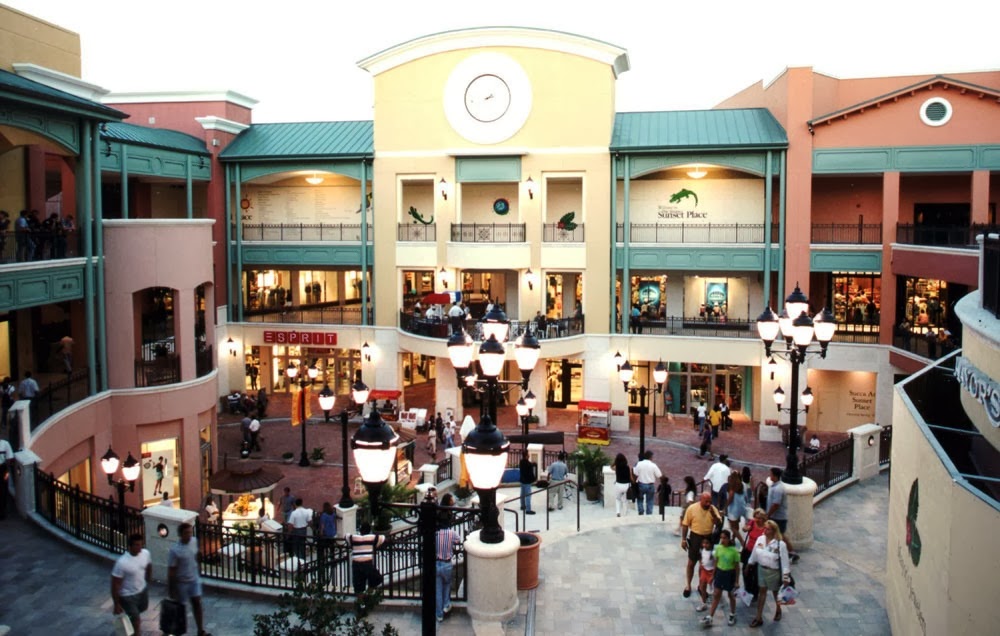 The Shops At Sunset Place em Miami