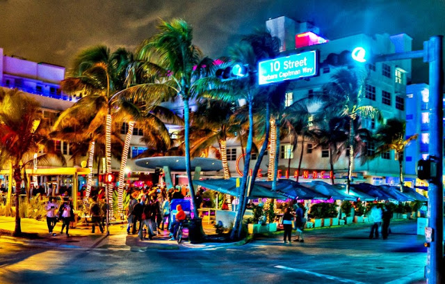 Hotel Clevelander Miami Beach Ocean Drive