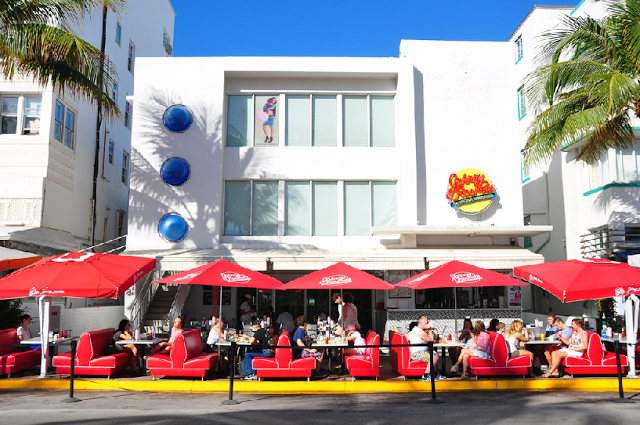 Johnny Rockets na Ocean Drive em Miami