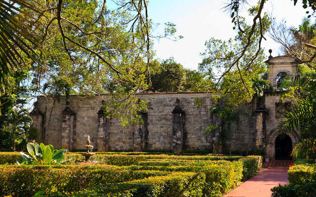 Ancient Spanish Monastery Cloister and Gardens em Miami