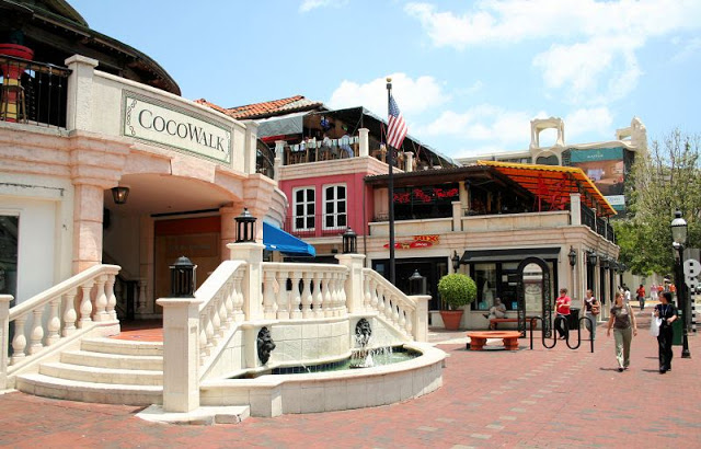 Coconut Grove Cocowalk Shopping 